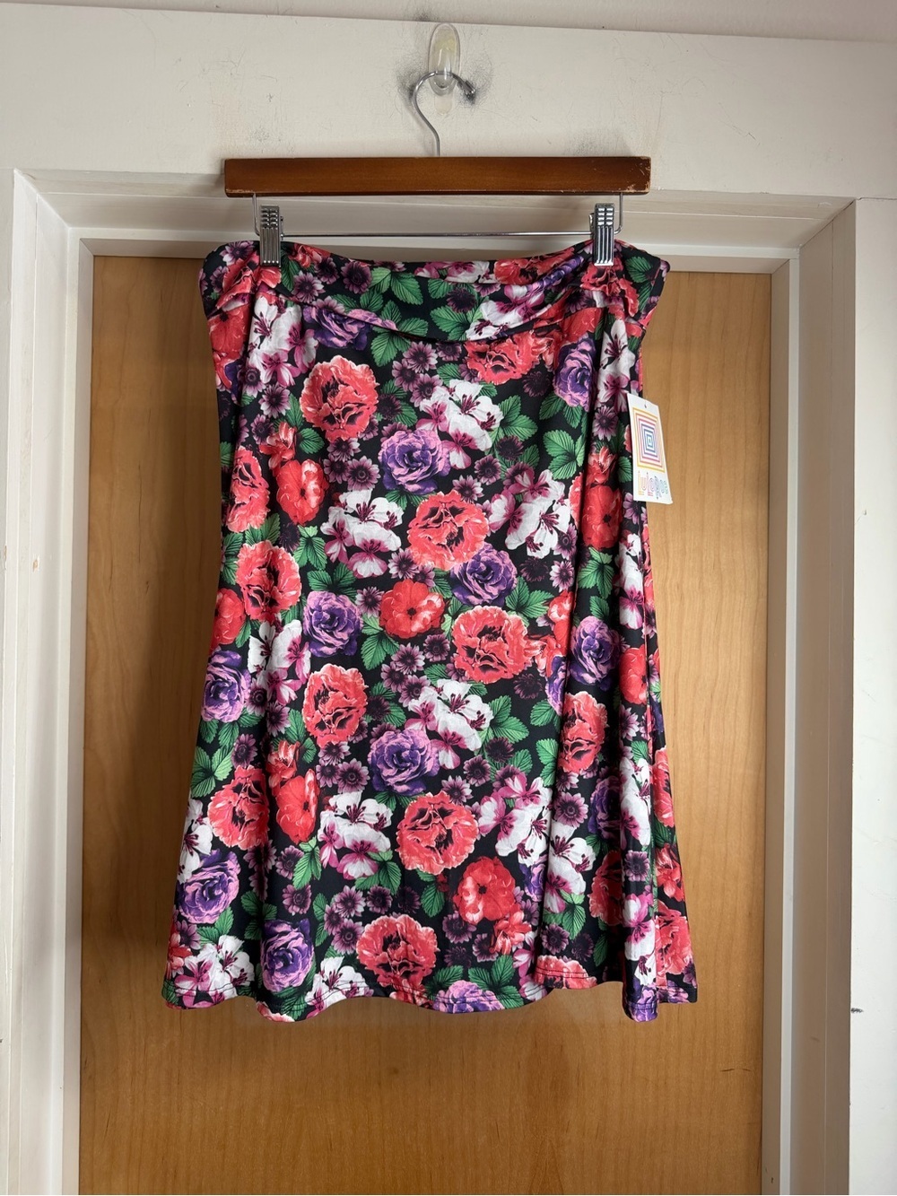 NWT! LuLaRoe Black Floral Flowy A-Line Skirt Soft Stretch Comfortable. Size: 2XL